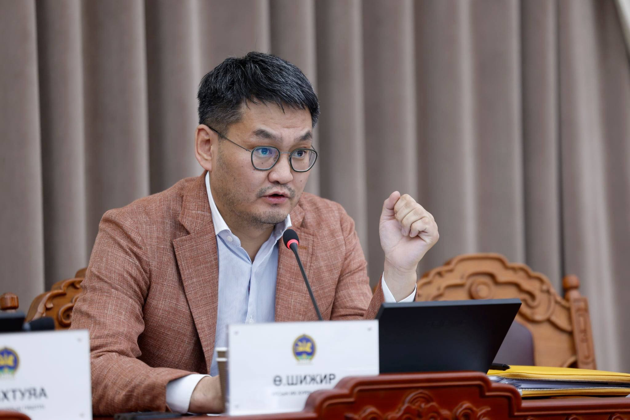 Ө.Шижир: Төрд байгаа 40 мянга гаруй тээврийн хэрэгслийн 24 мянга гаруй нь дарга, албан тушаалтнуудын хэрэглээнд явж байна